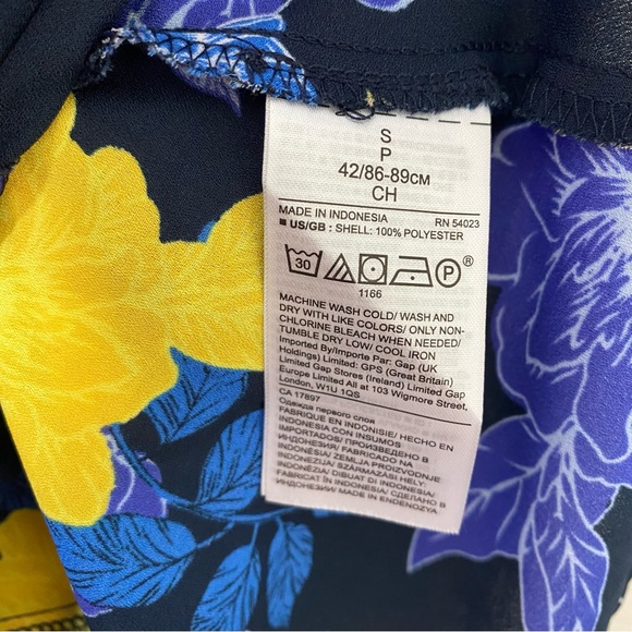 Banana Republic Garden Floral Tie Waist Top Navy Multicolor – Small - Picture 9 of 9